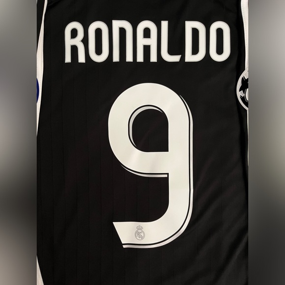 Ronaldo #9 Real Madrid 2006/2007 Black Longsleeve Retro Soccer Jersey S-XL UCL - Picture 3 of 7